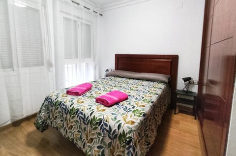 Apartamento con PARKING gratis en CENTRO, Merced Apartamento in Huelva