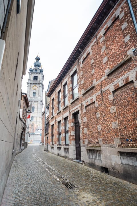 Nearby landmark, Neighbourhood, City view