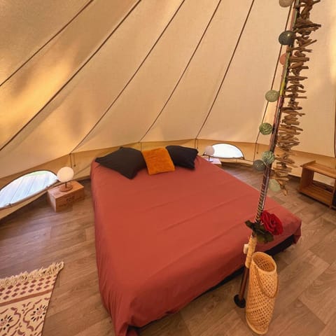 Le Tipi Glamour au bord de la rivière Luxus-Zelt in Biganos