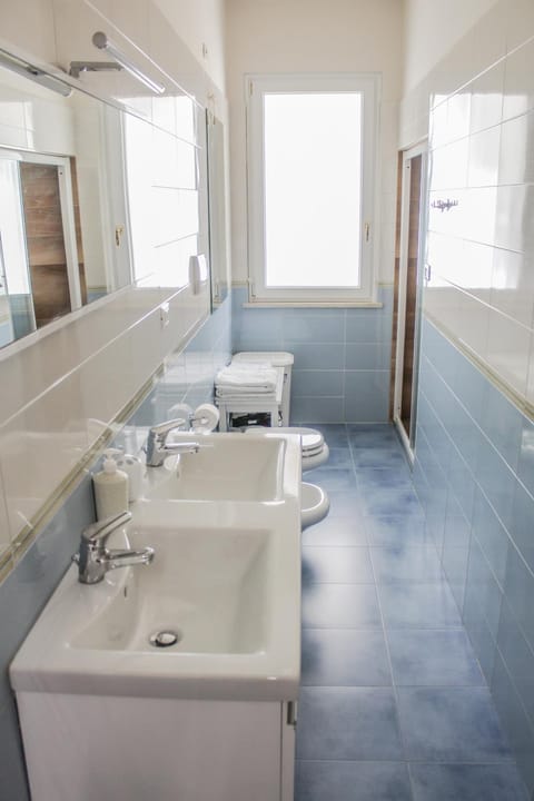 Garda Fantasy Apartment - JACUZZI Apartment in Desenzano del Garda