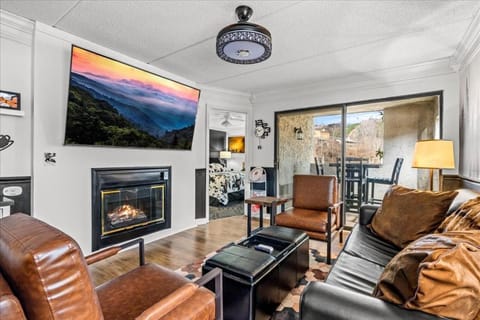 TV and multimedia, Balcony/Terrace, Living room, Seating area