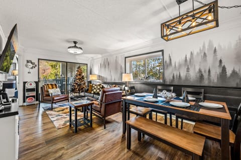 Corner Unit Balcony Free Tix LOCATION House in Gatlinburg