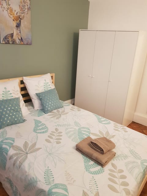 Bed, Photo of the whole room, Bedroom, towels, wardrobe