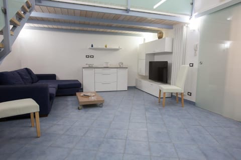 Seating area, Bedroom