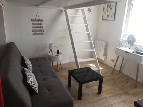 Lovely Studio Apartment in Bourges