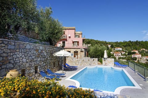 Likoudis Villas Suites ,on the Kioni,Ionian Islands Ithaca, Apartment hotel in Ithaca