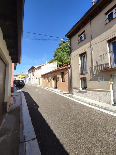 El Pajar de Ciguñuela House in Valladolid