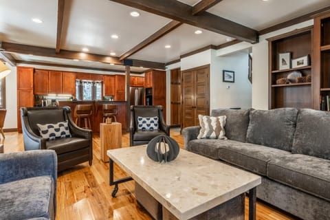 Cedar Crest - Owl Cottage 9 House in Homewood