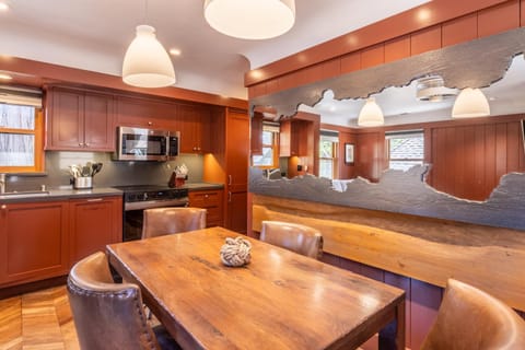 Cedar Crest - Robin Cottage 6 House in Homewood