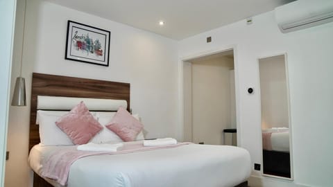 Camden Prime ApartHotel Apartment in London Borough of Islington