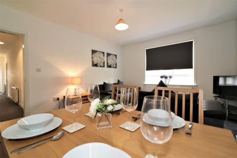 Signature - Newbattle House Appartement in Airdrie