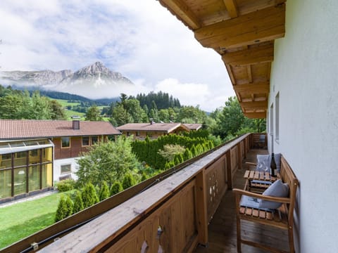 Balcony/Terrace, Mountain view