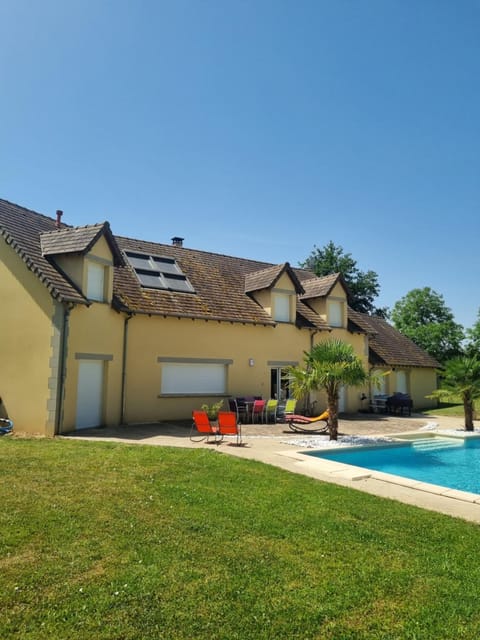 Villa avec piscine, jacuzzi et vue imprenable ! Villa in Centre-Val de Loire