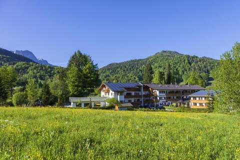 Alpenhotel Weiherbach Berchtesgaden Hallenbad und Sauna Hotel in Berchtesgaden