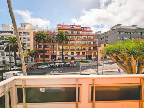 Balcony/Terrace, City view