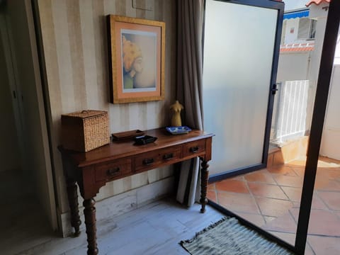 Un apartamento vacacional con detalles de un hogar Condo in Mairena del Aljarafe