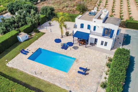 Bird's eye view, Pool view