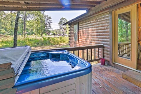Cozy Broken Bow Cabin with Hot Tub and 2 Porches! House in Broken Bow