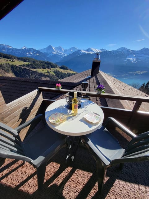 View (from property/room), Balcony/Terrace, Dining area, Lake view, Mountain view