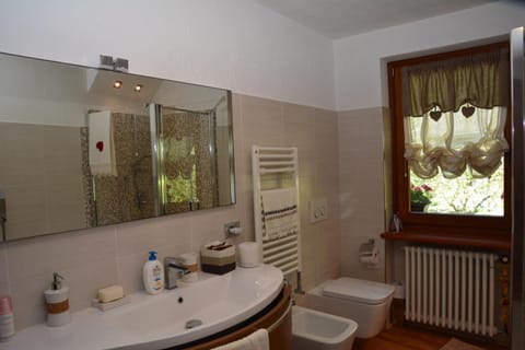 Lo Pallier de Ré Chalet in Aosta Valley, Italy