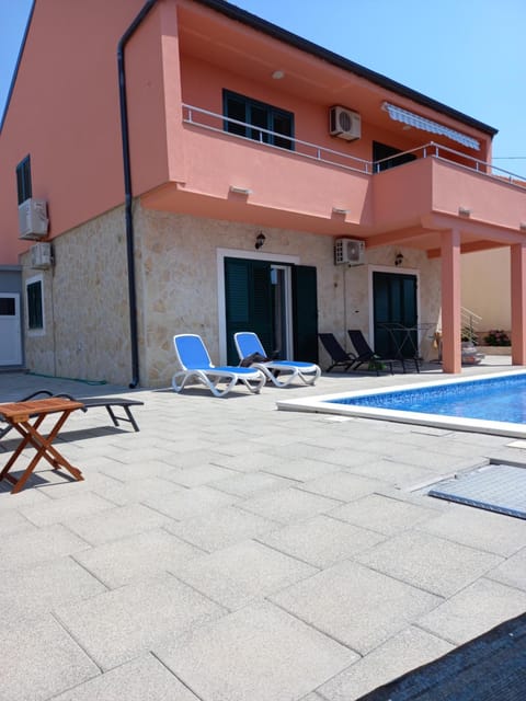 Holiday House Fantasy With Pool House in Šibenik