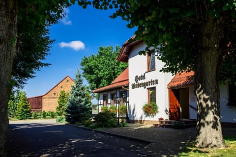 Hotel & Restaurant Lindengarten Hotel in Lübben