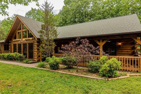 Deer Tracks with HotTub, GameTable House in Ridgedale