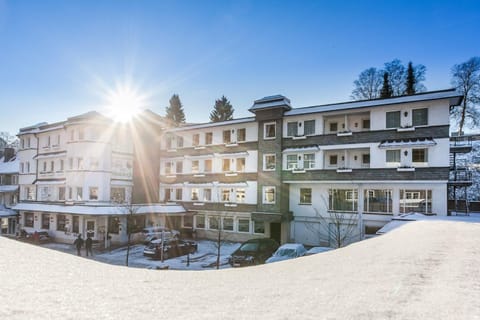 Property building, Facade/entrance, Winter