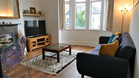 Beautifully renovated 2 Bed flat - Close to beach Apartment in Southend-on-Sea