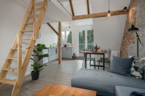 CASSEL LOFTS - Stilvolles Loft im Grünen mit Balkon nahe VW-Werk Wohnung in Kassel