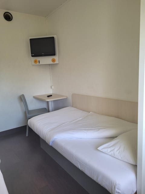 TIP HOTEL CAMBRAI ex HOTEL F1 Hotel in Hauts-de-France