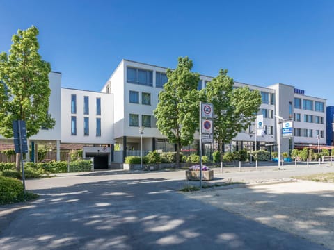 Property building, Facade/entrance