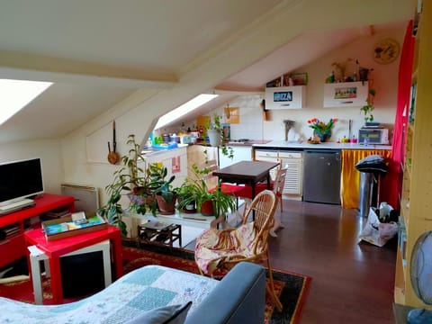 TV and multimedia, Seating area, kitchen