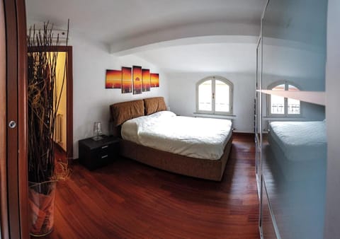 STUPENDA MANSARDA CENTRALISSIMA, finiture di lusso Appartamento in Carrara