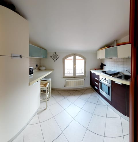 Splendida mansarda open space, finiture di lusso. Apartment in Carrara