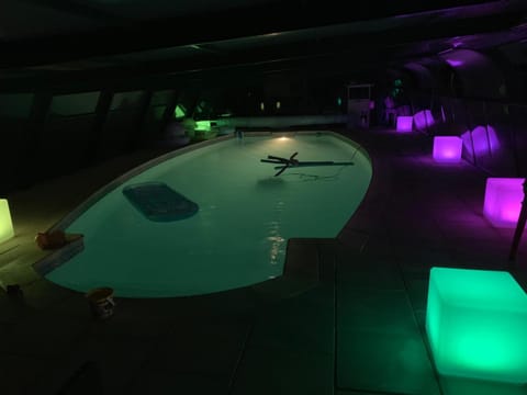 Swimming pool, Swimming pool