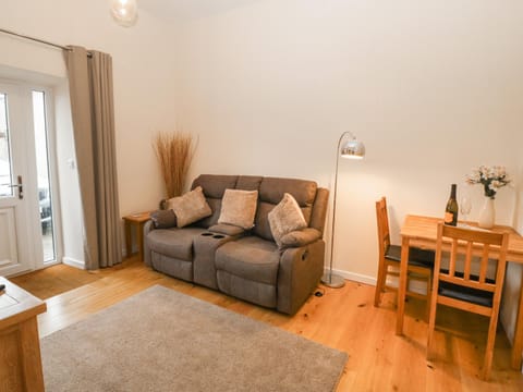 Tyddyn Sianel - Derw House in Wales