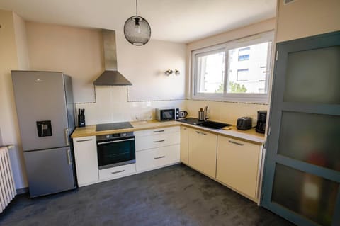 Appartement Rousseau - Centre Ville 5 minutes GARE Apartment in Tours