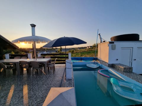 Dining area, Pool view, Swimming pool