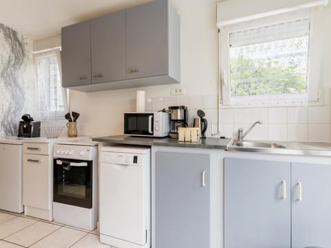 Gîte indépendant avec terrasse - Proche de St Nazaire et La Baule, au cœur du Parc de Brière - FR-1-306-862 House in Brittany