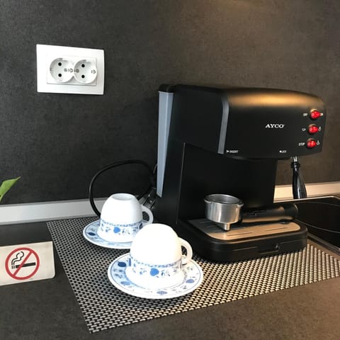 Coffee/tea facilities, Kitchen or kitchenette