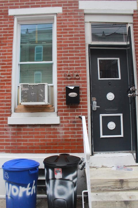 Clover 2900 - Apartment and Rooms with Private Bathroom near Washington Ave South Philly Apartamento in Philadelphia