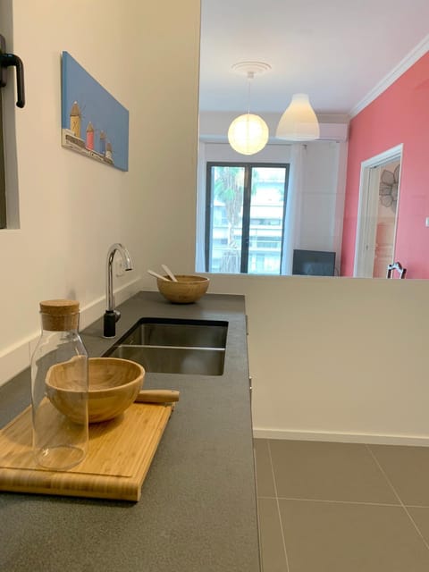 New Modern Apartment - Athens Seaside - 3 Bedrooms Apartment in South Athens