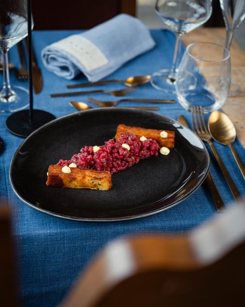 Restaurant/places to eat, kitchen