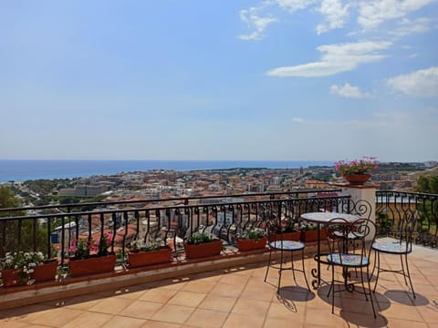 Day, Natural landscape, View (from property/room), Balcony/Terrace, Sea view