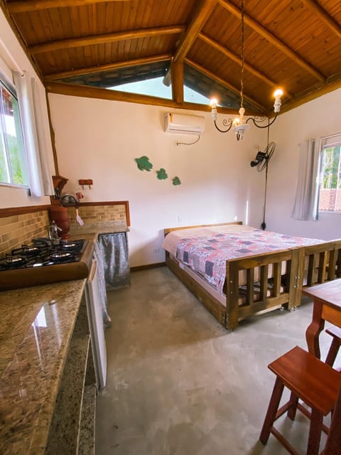 Bed, Kitchen or kitchenette, Photo of the whole room, Dining area, Bedroom, kitchen