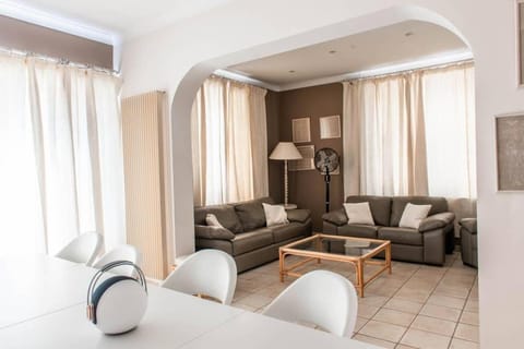 Les Hauts de Meuse House in Wallonia, Belgium