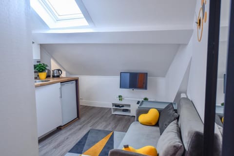 Communal lounge/ TV room, TV and multimedia, Living room, Seating area