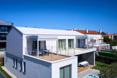 Property building, Balcony/Terrace