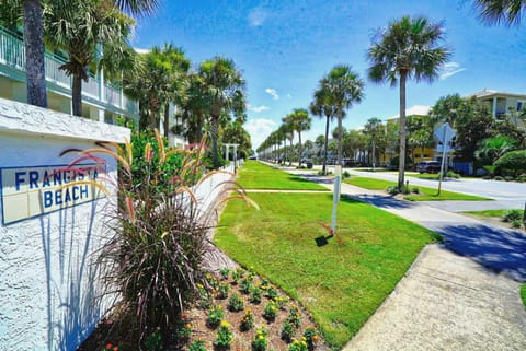 Bikini Bottom House in Miramar Beach